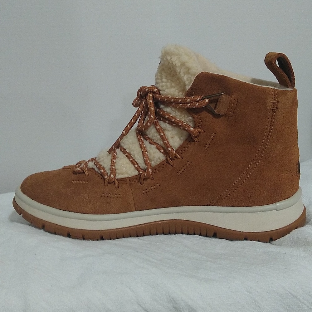 UGG - Picture 5 of 9